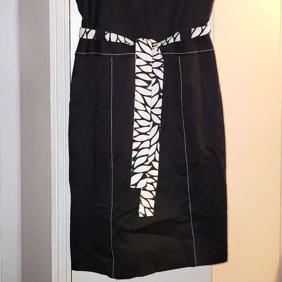 Citrine Black/White Strap - Sash Dress - 8 - Picture 2 of 5